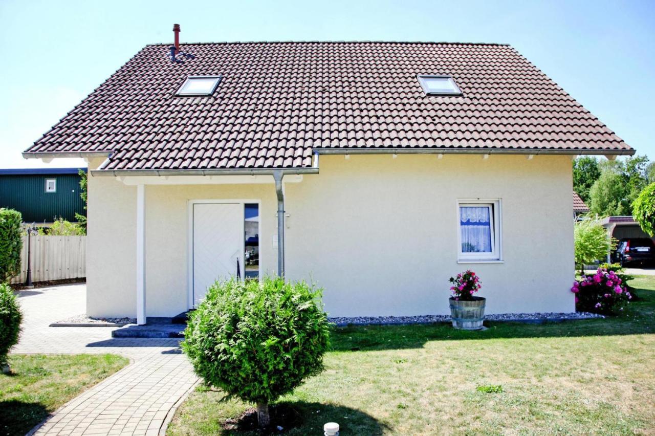 Ferienhaus Adler In Міров Екстер'єр фото